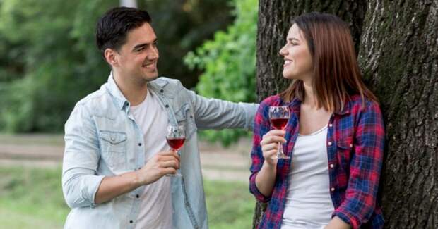 Ученые выяснили, что пьющие вместе пары оказались самыми счастливыми