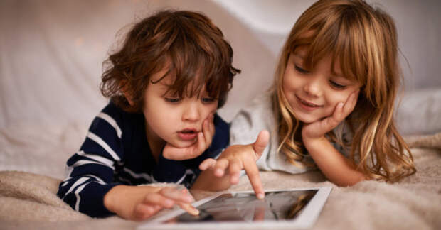 kids-playing-and-learning-670x351