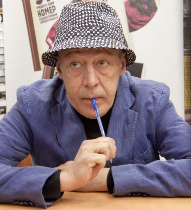 Ефремов впервые после колонии вышел на сцену театра