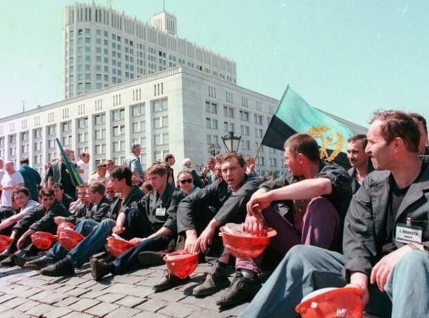 20 век : Чем запомнился 1998 год в истории России?