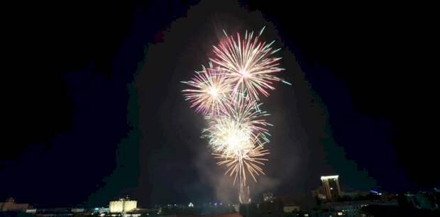 В Барнауле у женщины случился приступ эпилепсии во время салюта на День города