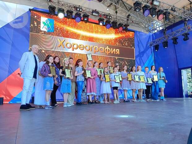 В Ижевске одарённым детям, творческим и спортивным коллективам города вручили 100 грантов главы города