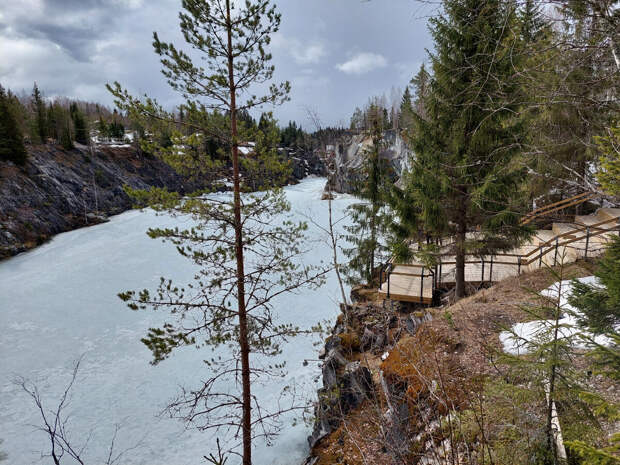 Рускеала. Смотровая площадка над Мраморным каньоном / фото Natalya Dolidenok