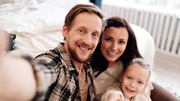 День семейного очага: 3 семейные традиции, которые сохранят любовь на всю жизнь