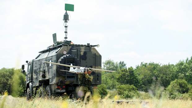 Минобороны РФ показало работу расчетов БПЛА «Орлан-10» в условиях РЭБ на Украине