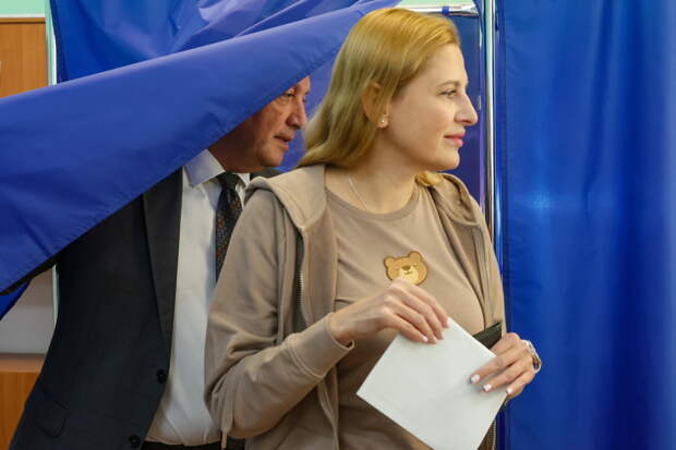 Жене российского губернатора пришло 19 штрафов за превышение скорости на BMW