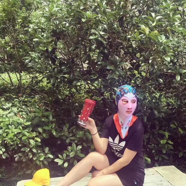 Опять китайцы постарались: Facekini - чудо изобретение, которые сохранит молодость вашего лица