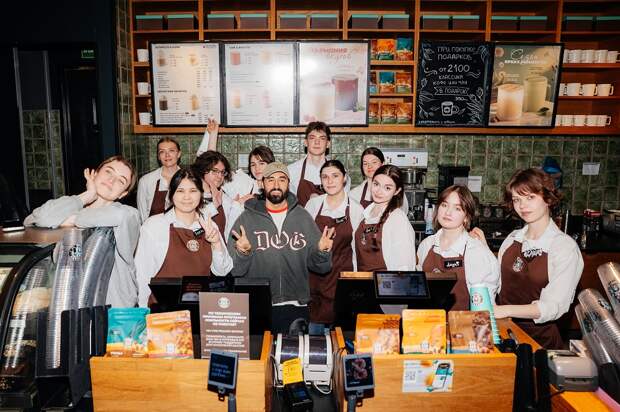 Тонкий «намек»: главный лирик страны МОТ в STARS COFFEE