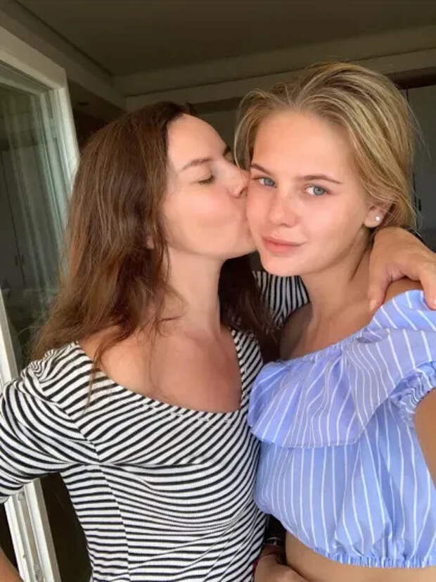 Оксана Лаврентьева с дочерью Алиной