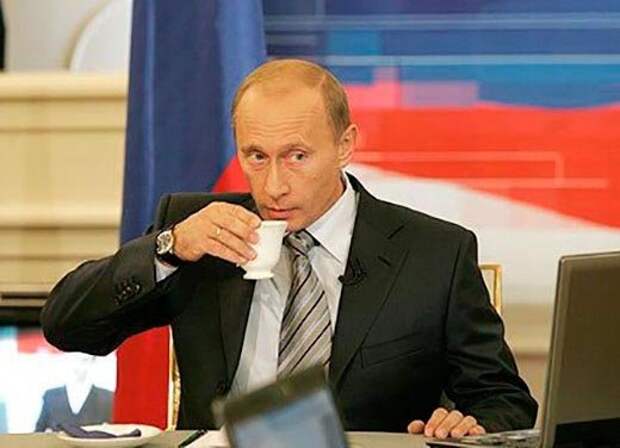 "Его учителями были Ельцин, Чубайс, Гайдар". Путин в одиночку вывел Россию из кризиса 90-х? Версия историка