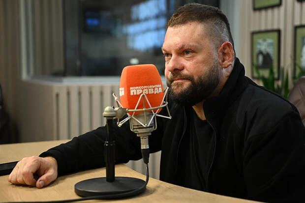 Военный репортер, заместитель директора ВГТРК, Герой России Евгений Поддубный в студии Радио "Комсомольская правда"