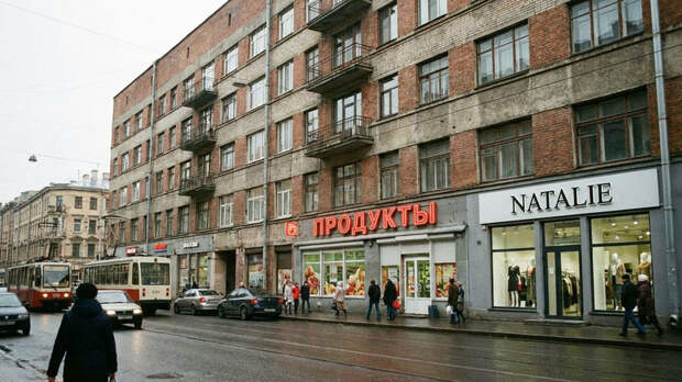 Русский язык на вывесках: новые правила с 1 марта на иностранные слова начнут действовать для всех без исключения