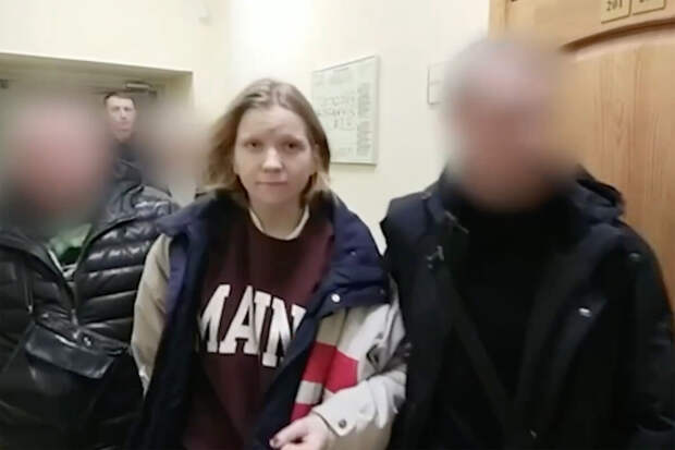 Опубликовано видео ухода Треповой сразу после взрыва в кафе в Петербурге