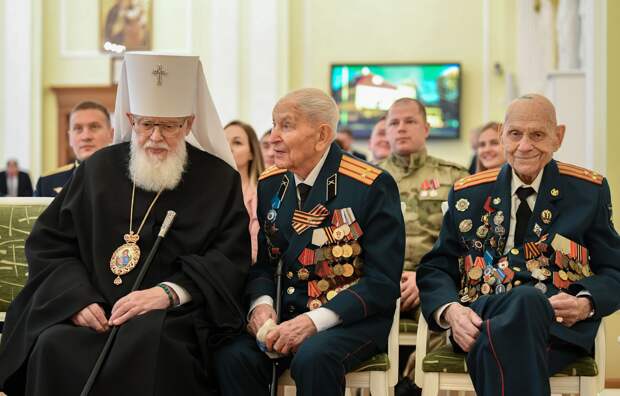 В преддверии Дня народного единства жителям Верхневолжья вручили государственные и региональные награды В преддверии Дня народного единства жителям Верхневолжья вручили государственные и региональные награды
