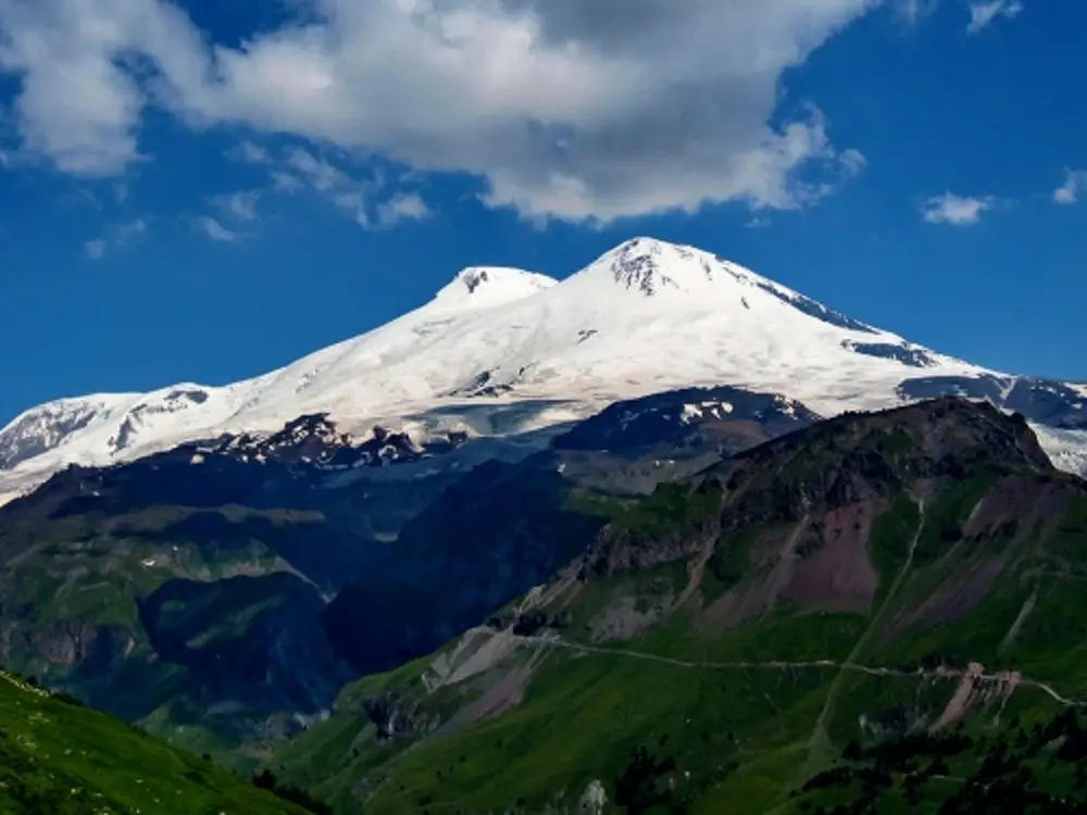 Эльбрус в июле фото