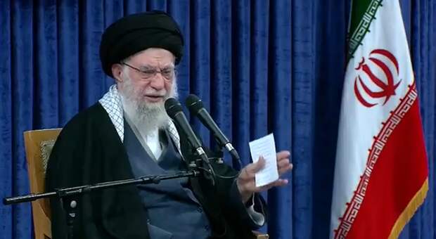 Аятолла Хаменеи прокомментировал массовые протесты в Иране