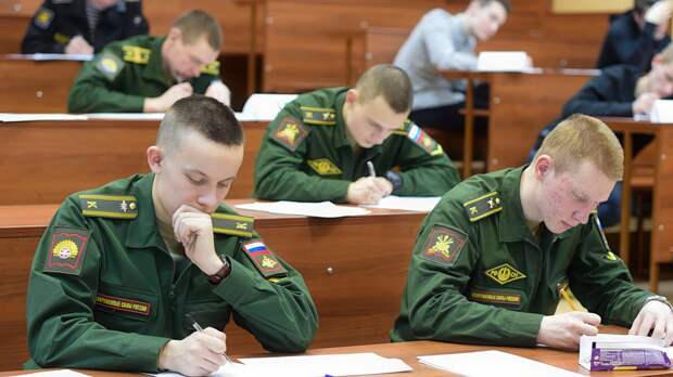 Будущих защитников приглашают в вузы