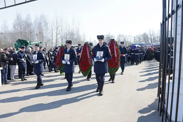 С тремя погибшими на Украине военнослужащими простились в Туле
