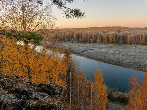 Невероятно красивый берег реки Немда , находиться в Советском районе, вблизи деревни Фокино