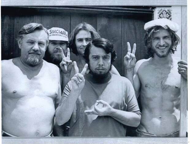 Харрисон Форд с коллегами-плотниками, 1970