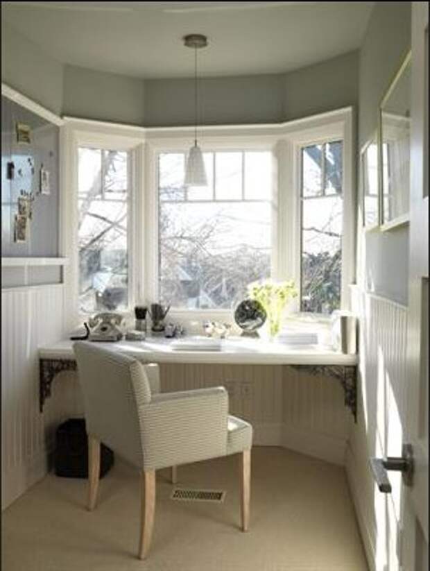 mini-home-office-nook-near-window3