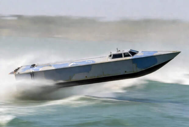 Иран заявил об атаке на связанный с Израилем контейнеровоз в Ормузском проливе