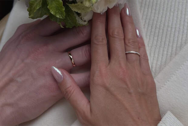 Жена Алексея Воробьева показала фото с их тайной свадьбы в честь годовщины