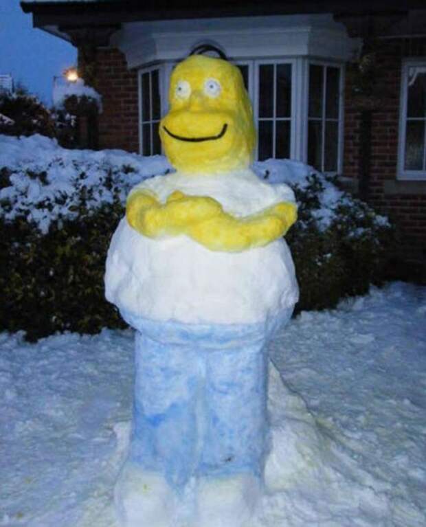 Снежный Гомер Симпсон. зима, снег, снеговик