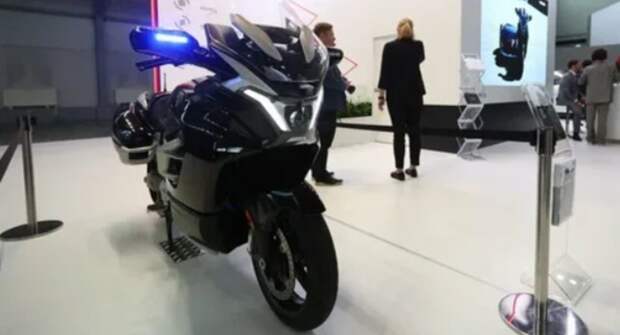 Компания Aurus показала электромотоцикл Merlon с 190-сильным мотором