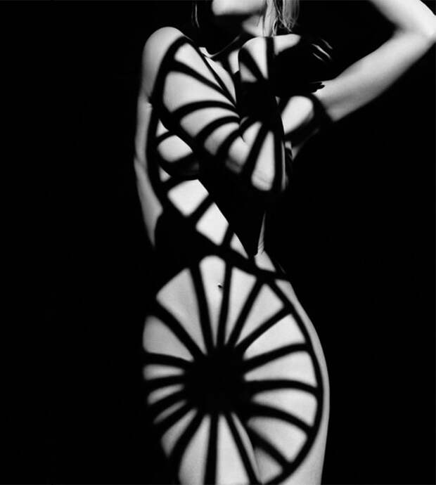 creative-hard-shadow-photography-9-57e22f73a026a__700