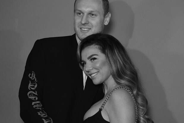 Родственники баскетболиста Яниса Тиммы подали в суд на певицу Седокову