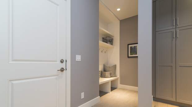 Дизайнер Карпинская: в прихожей лучше устанавливать закрытые системы хранения