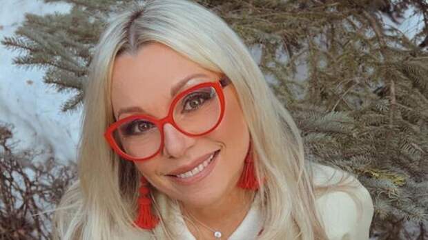 60-летняя Салтыкова показала фигуру в бикини во всей красе — пусть другие завидуют