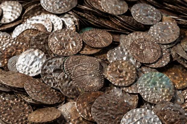 В Швеции рыбак обнаружил крупнейший клад средневекового серебра