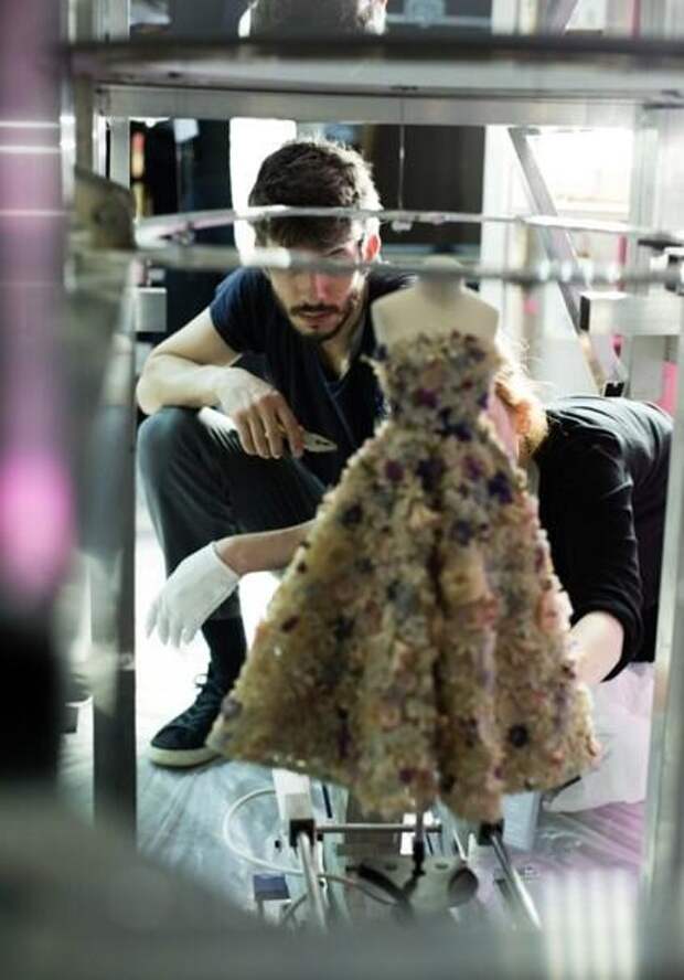 Le Petit Théâtre Dior (фото и видео)
