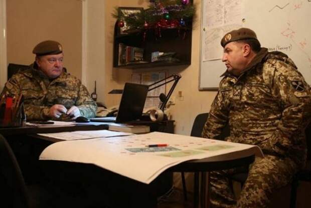 Порошенко плюнул в лица жён и матерей украинских военнослужащих Порошенко плюнул в лица жён и матерей украинских военнослужащих