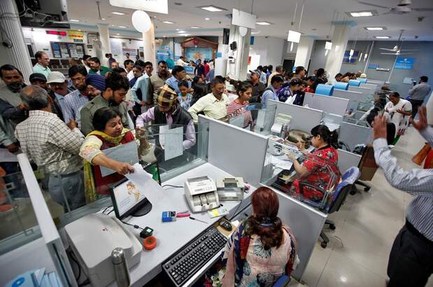 Bloomberg: банки Индии не справляются с резко выросшим объемом цифровых платежей
