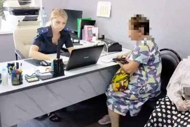 В Нижегородской области курьер такси спас 91-летнюю пенсионерку от мошенников