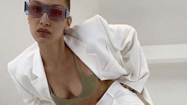Рекламная кампания Jacquemus с участием Беллы Хадид, снятая по FaceTime