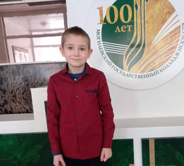 В конкурсе баянистов и аккордеонистов принял участие юный Вадим Герасимов.