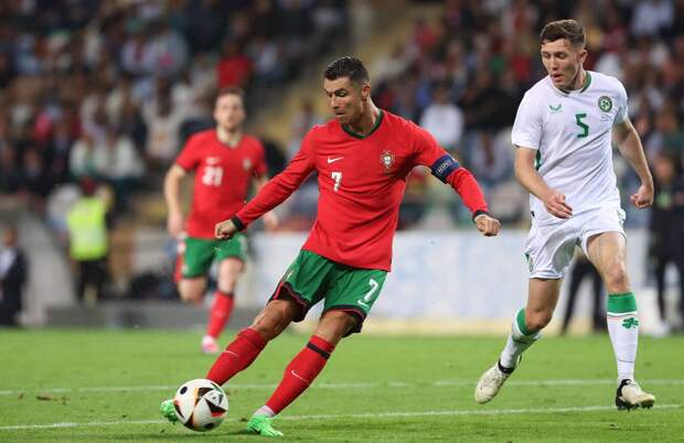 Роналду продолжает удивлять! Суперветеран побил два рекорда в сборной Португалии