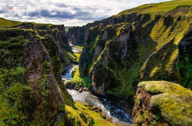 Один из самых красивых каньонов в Исландии