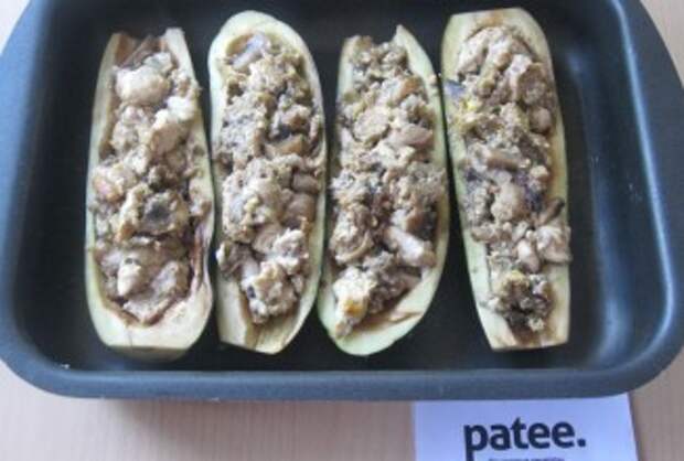 Баклажаны  фаршированные курицей и грибами - приготовление