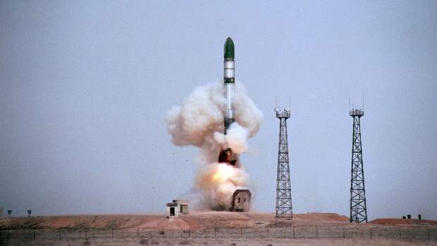 Запуск ракеты «Днепр» с космодрома Байконур 
