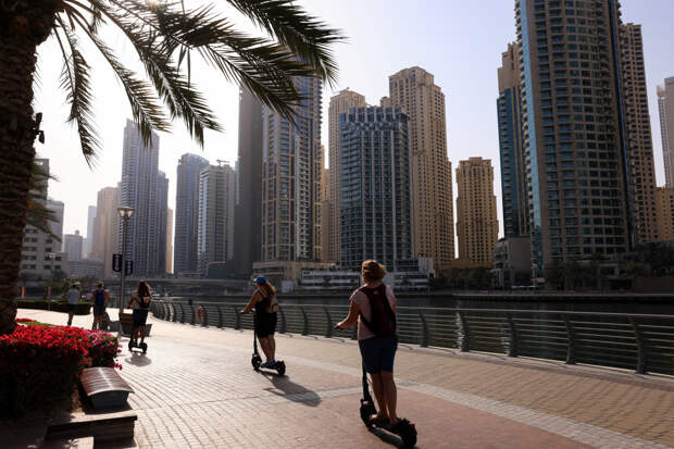 Россияне помогли семье французов с детьми поселиться в переполненный отель в Дубае