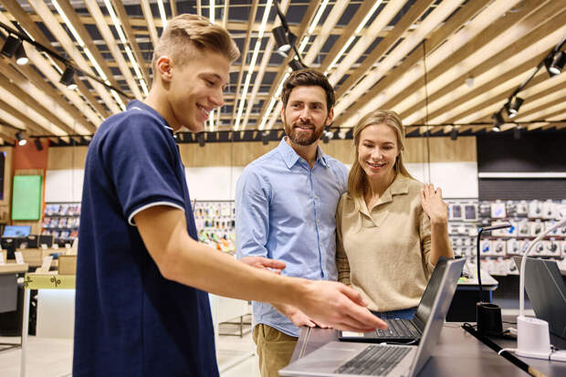 Аналитик Муртазин: война на Ближнем Востоке взвинтит цены на электронику на 50%