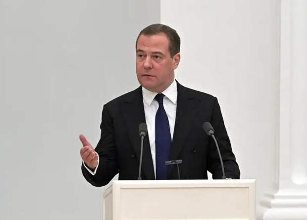 Зампред Совбеза РФ: В случае прямого конфликта с НАТО ответ будет ассиметричным с использованием ракет со специальными боеголовками