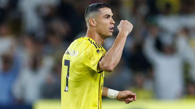 «Аль-Наср» разгромил иракский «Аль-Завраа», выиграв все матчи в группе второй Лиги чемпионов. Роналду сделал ассист