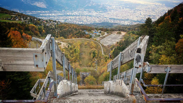 abandoned-olympic-venues-56-57a885cd4dd5b__880