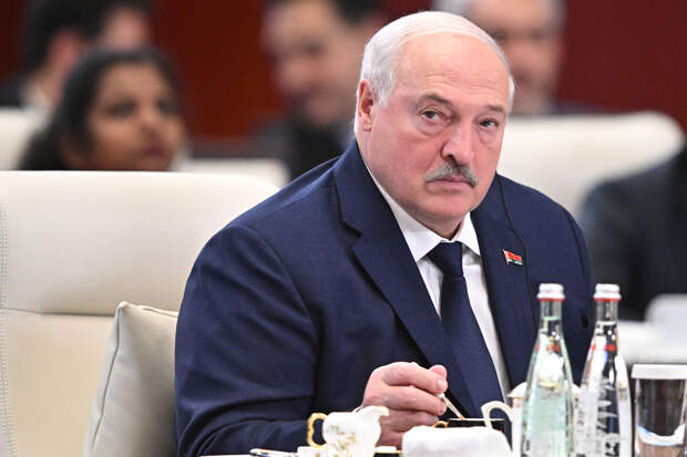 Лукашенко: нет той силы, которая способна оторвать Беларусь от России